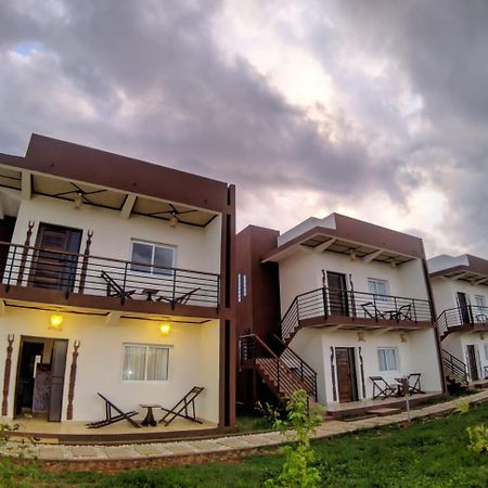 Bira Hotel Antsirabe Esterno foto