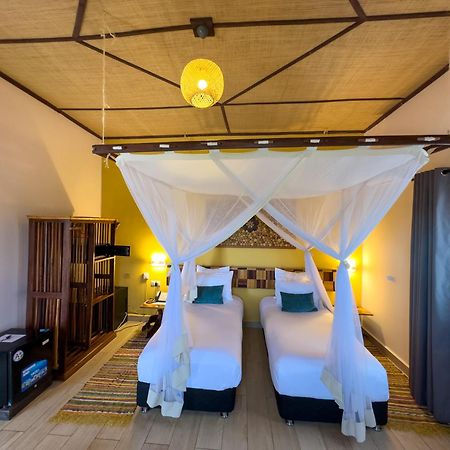 Bira Hotel Antsirabe Esterno foto