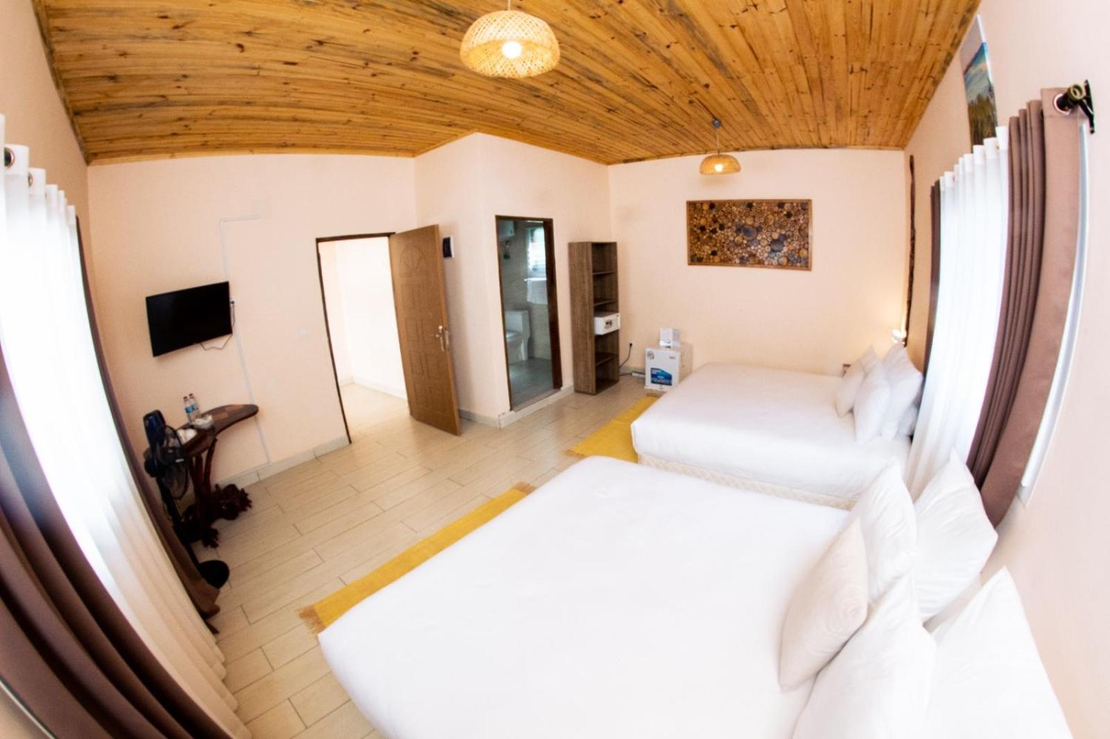 Bira Hotel Antsirabe Esterno foto