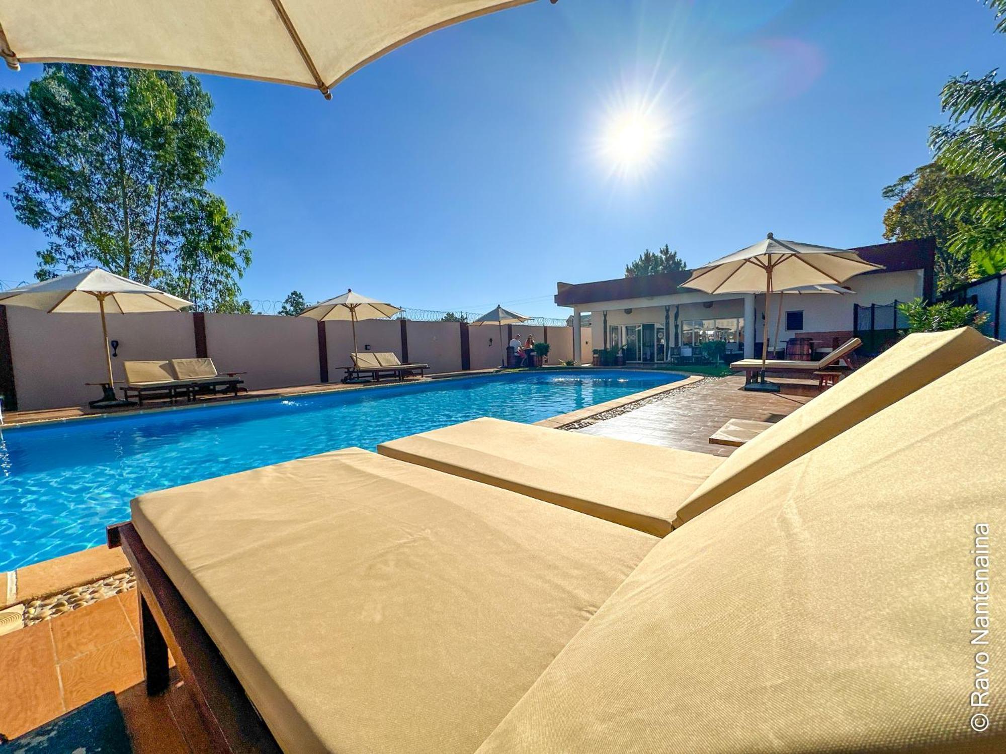 Bira Hotel Antsirabe Esterno foto