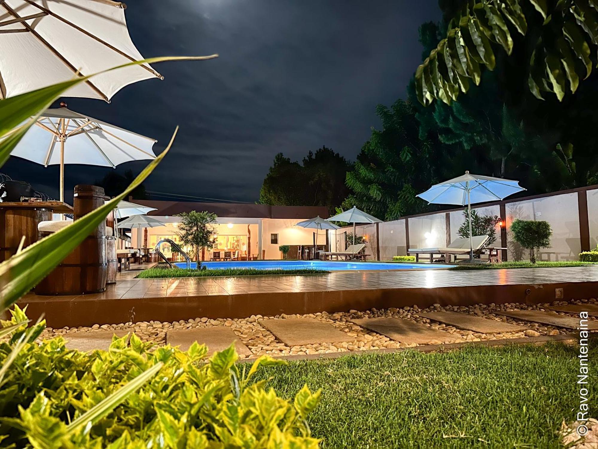 Bira Hotel Antsirabe Esterno foto
