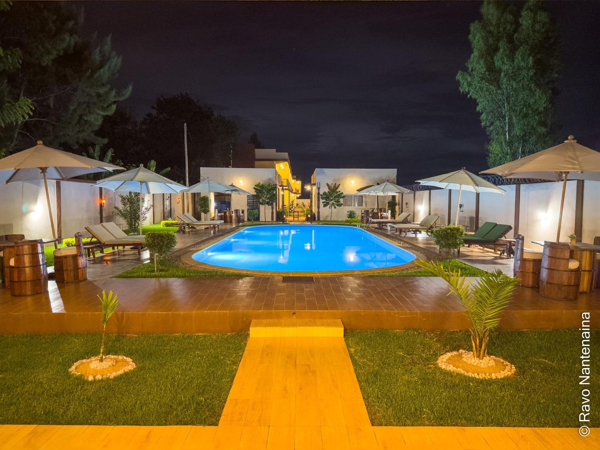 Bira Hotel Antsirabe Esterno foto