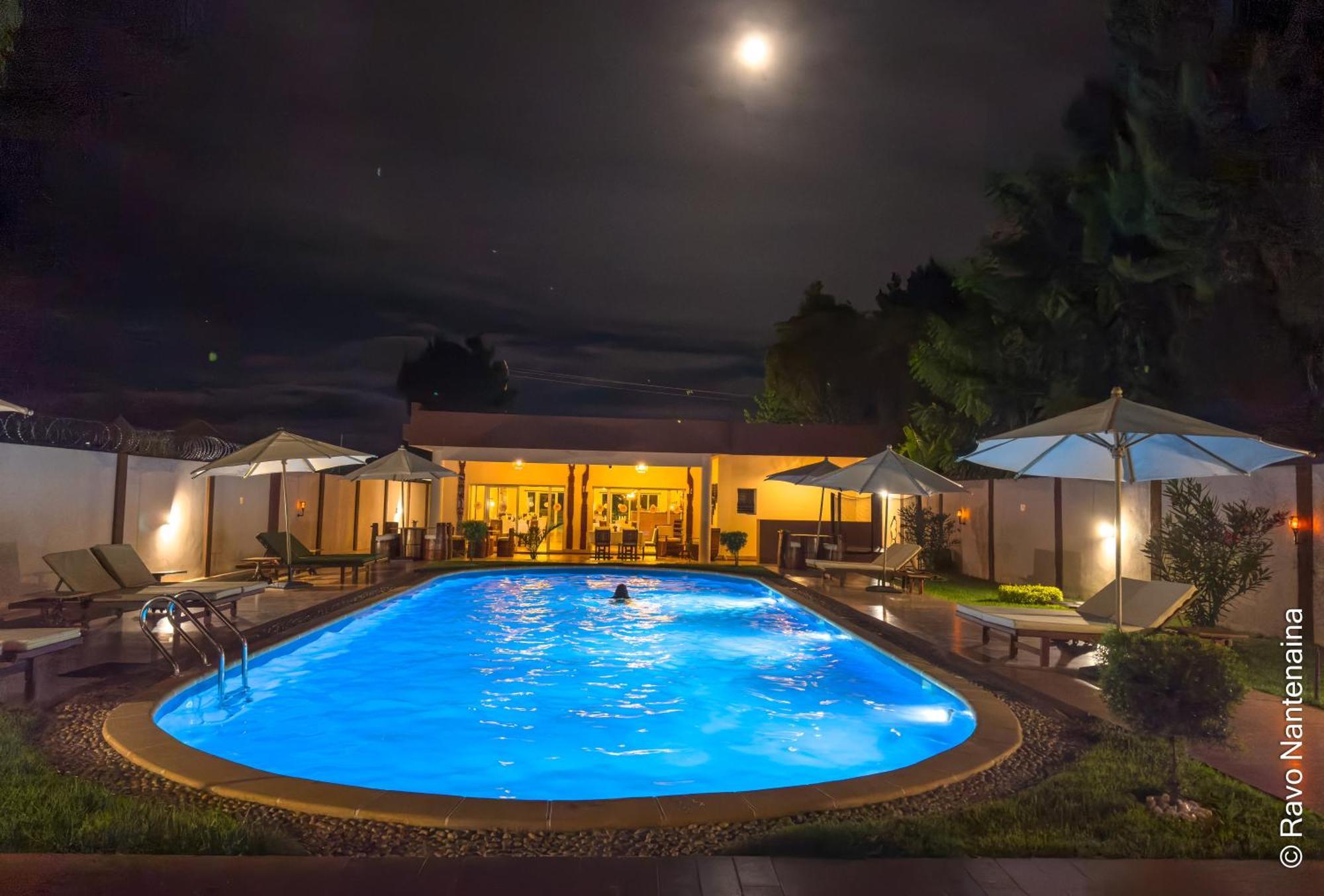Bira Hotel Antsirabe Esterno foto