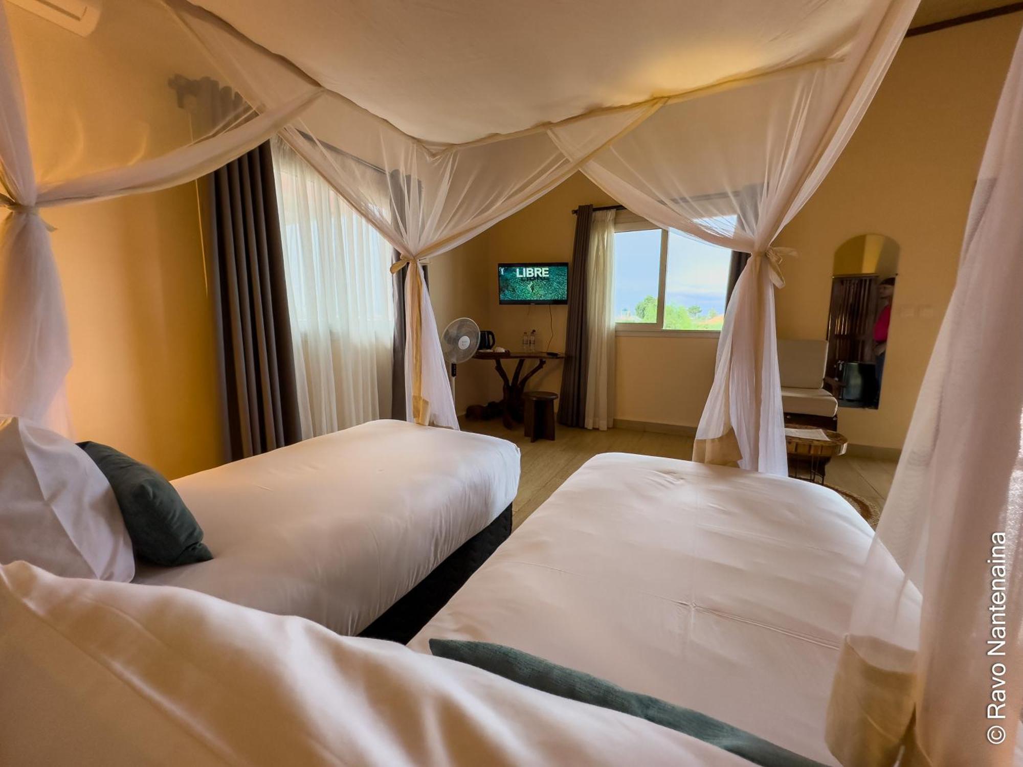 Bira Hotel Antsirabe Esterno foto